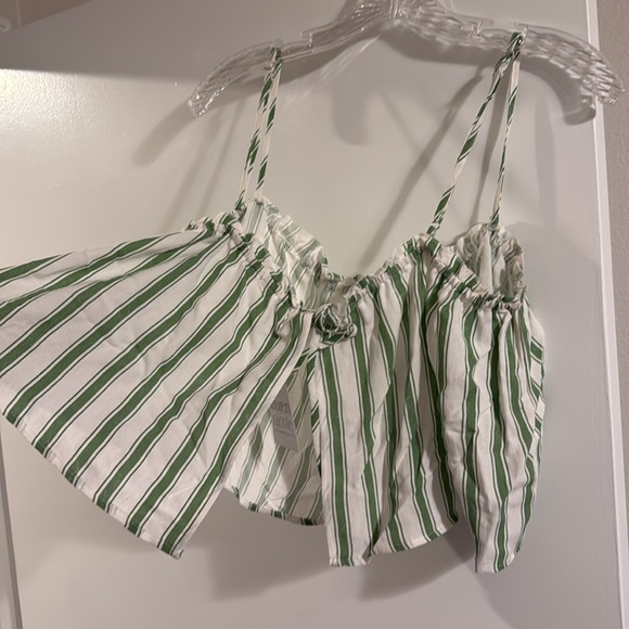 White with green stripes flowy beachy top from boutique - Picture 2 of 4